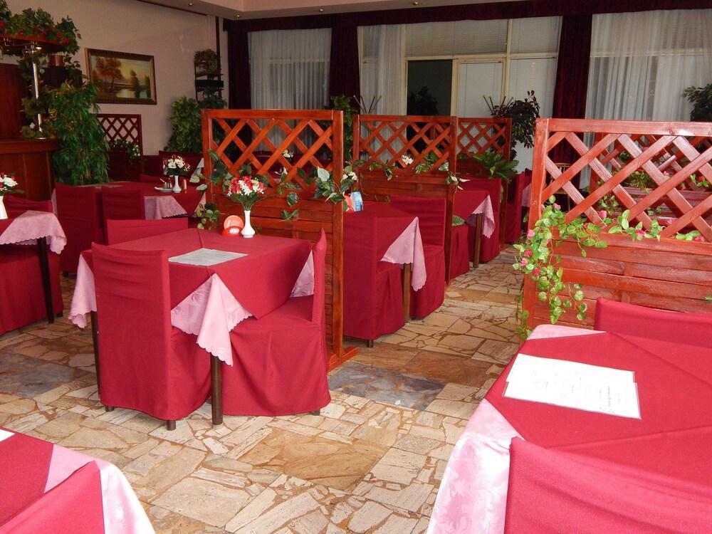 Abc Hotel Nitra Exterior photo